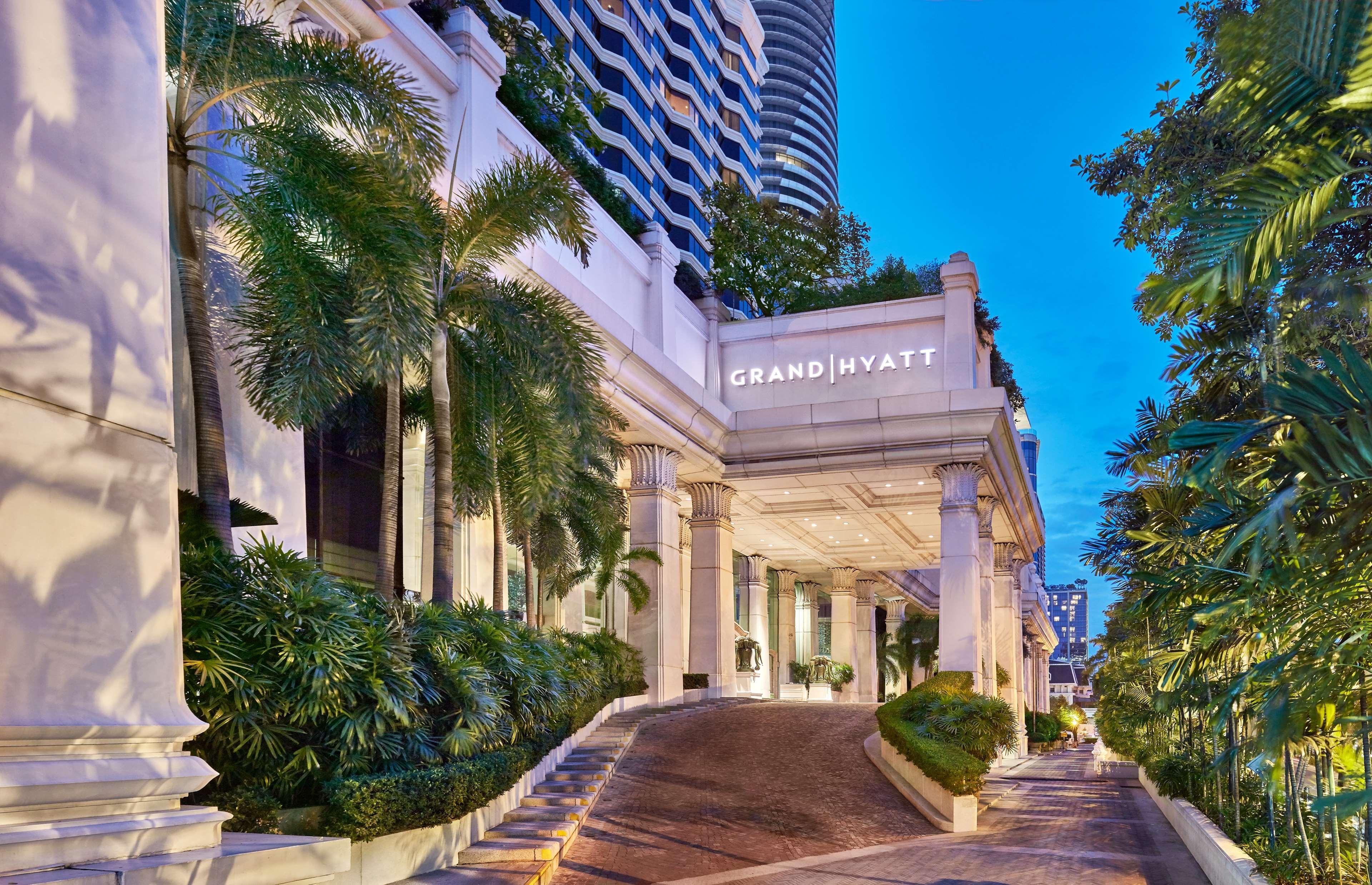 Grand Hyatt Erawan Bangkok Hotel Exterior photo